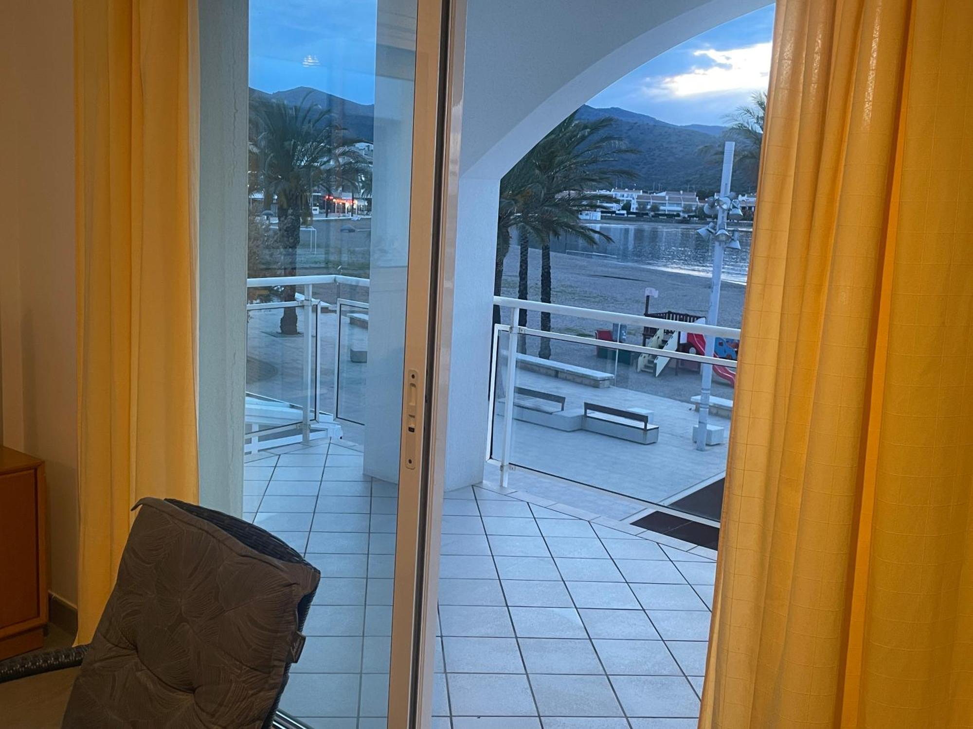 Platja Del Port Apartment Llança Екстериор снимка