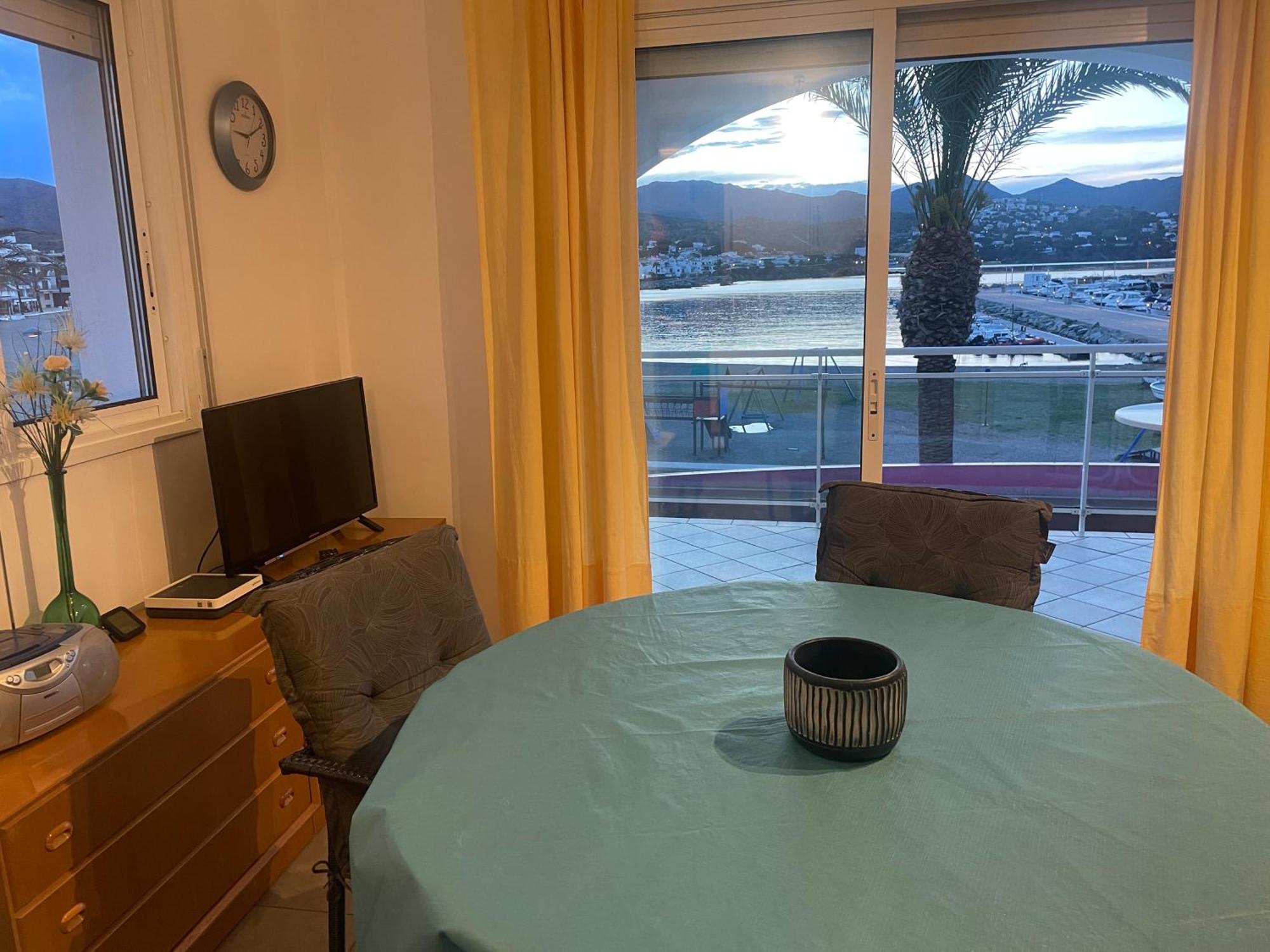 Platja Del Port Apartment Llança Екстериор снимка