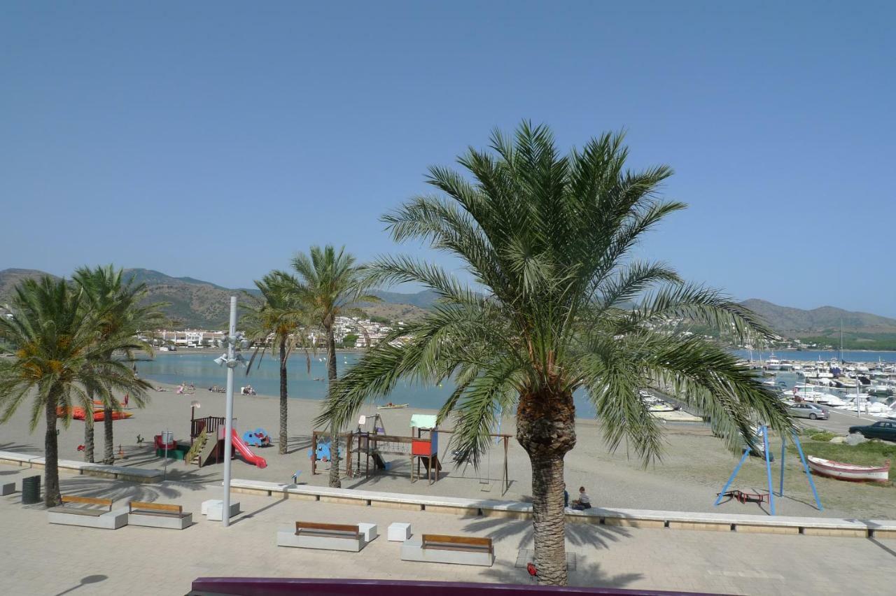 Platja Del Port Apartment Llança Екстериор снимка