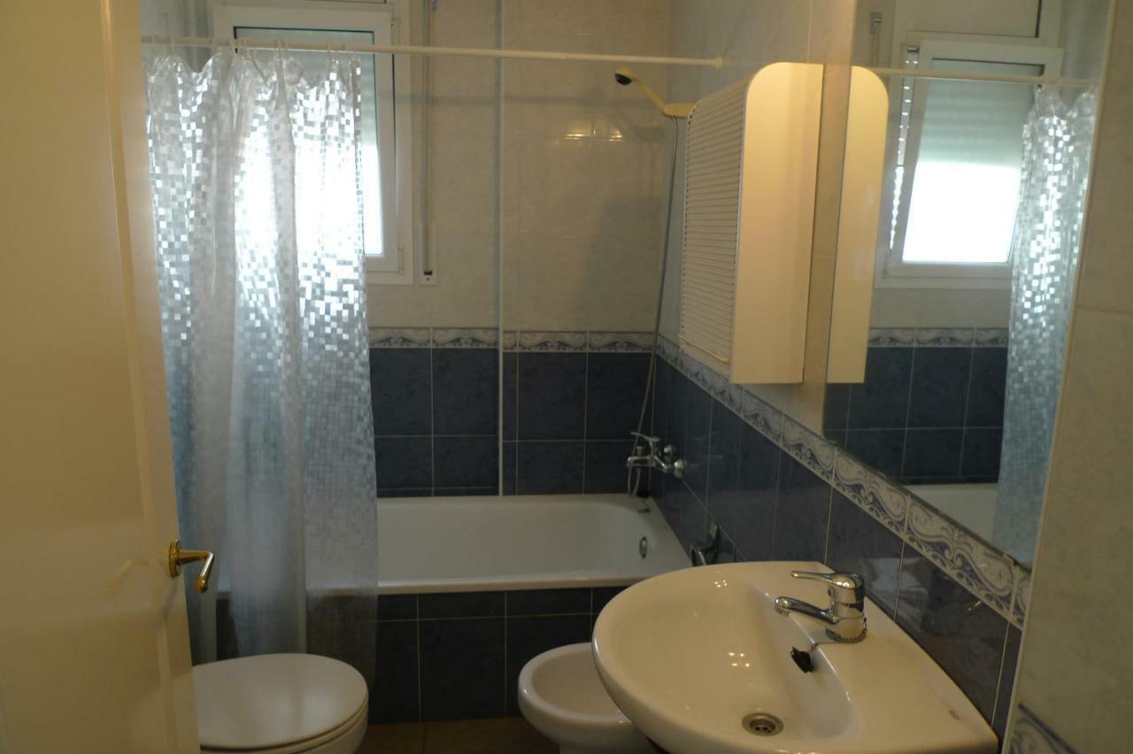 Platja Del Port Apartment Llança Екстериор снимка